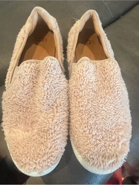 UGG Pink Fuzz Slip-On Flats